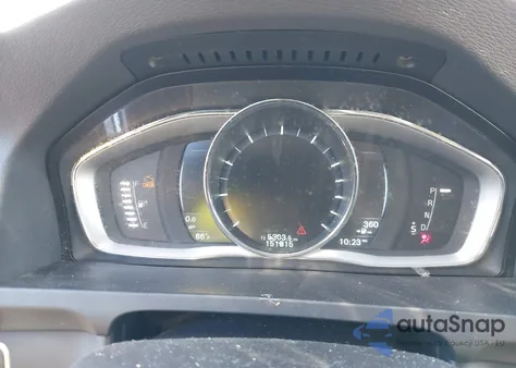 2016 Volvo S60 T5 Drive-E Premier z USA, uszkodzony, nr VIN YV126MFK2G2400562